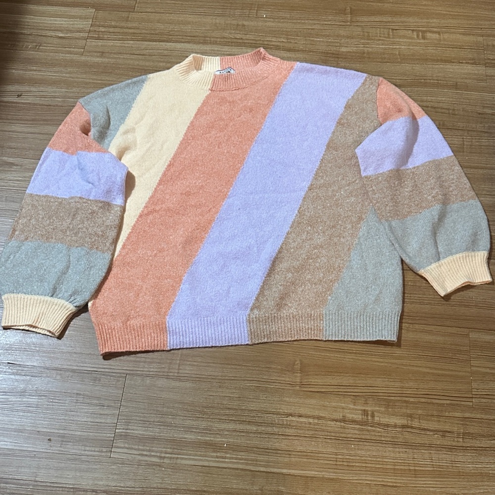ANDREE BY UNIT Peach and Cream Knit Sweater